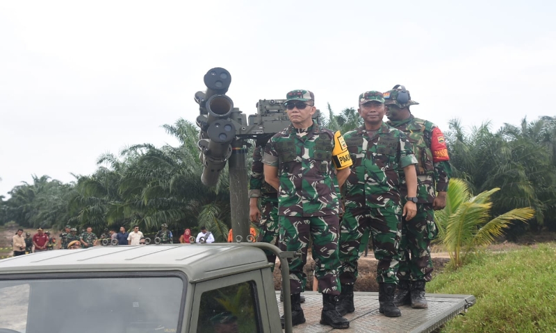 Pangdam I/BB Tinjau Uji Tembak Rudal Canggih Pertahanan Udara TNI AD di Riau